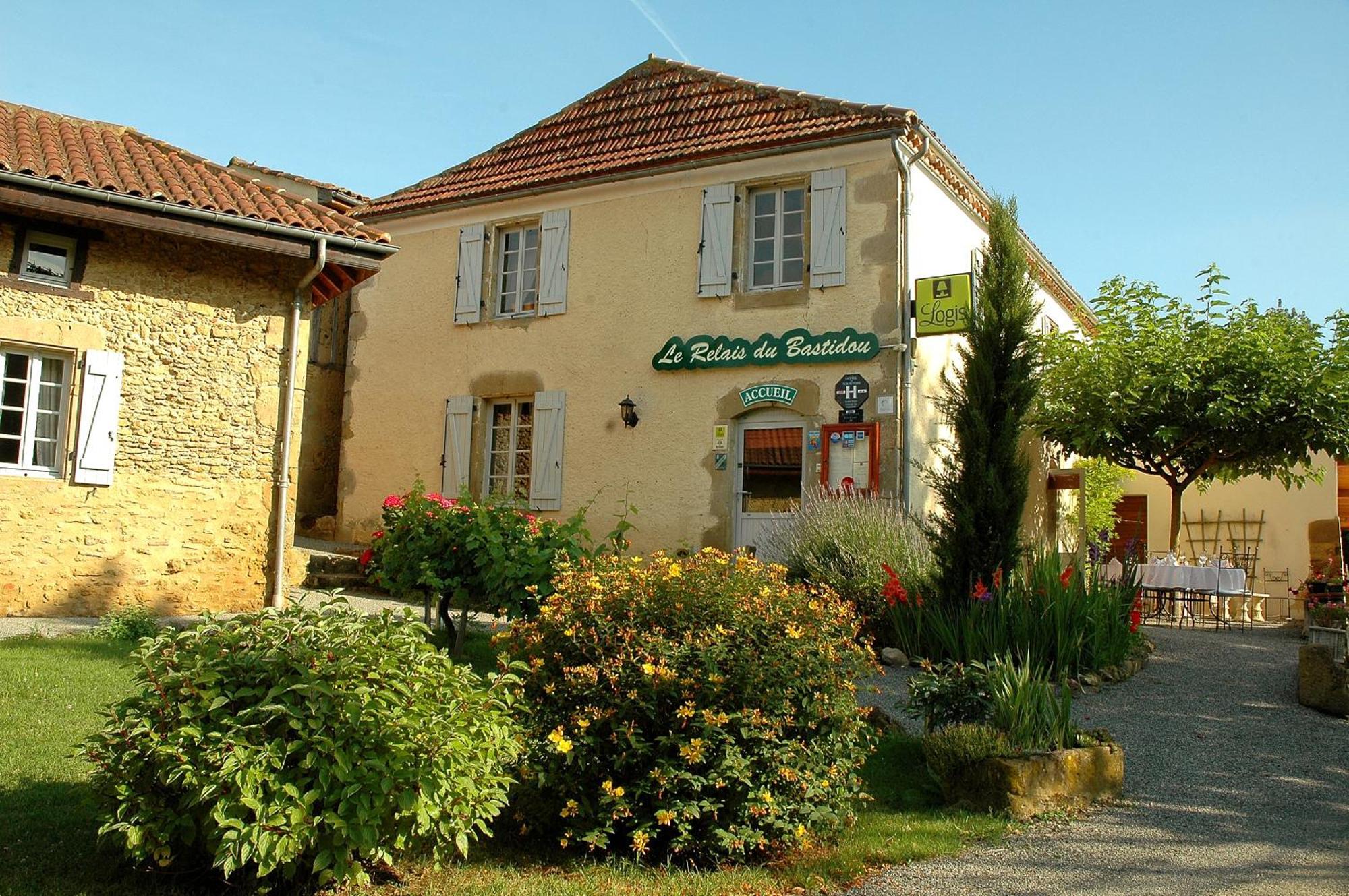 Hotel Logis Le Relais Du Bastidou Beaumarches Esterno foto