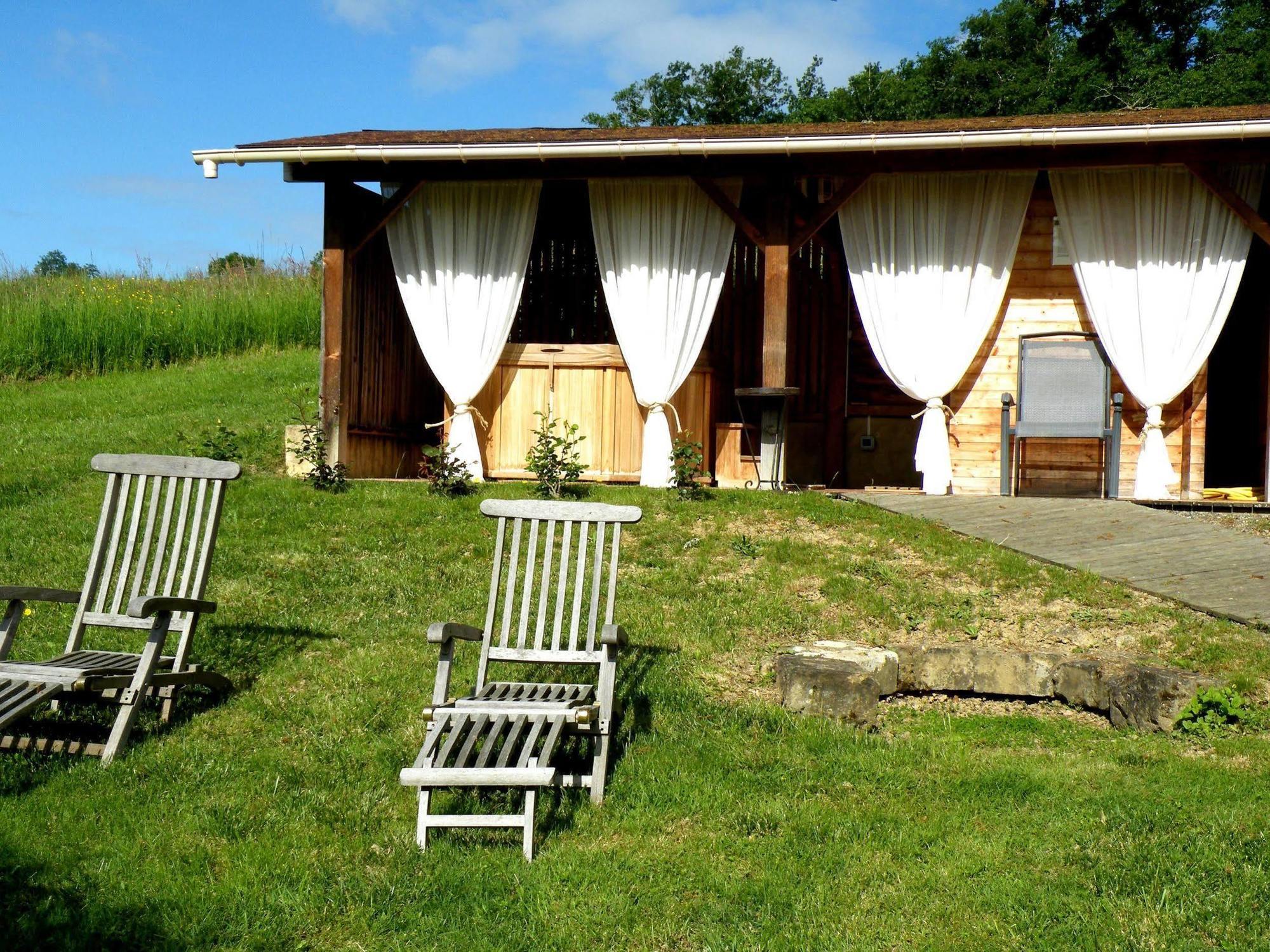 Hotel Logis Le Relais Du Bastidou Beaumarches Esterno foto